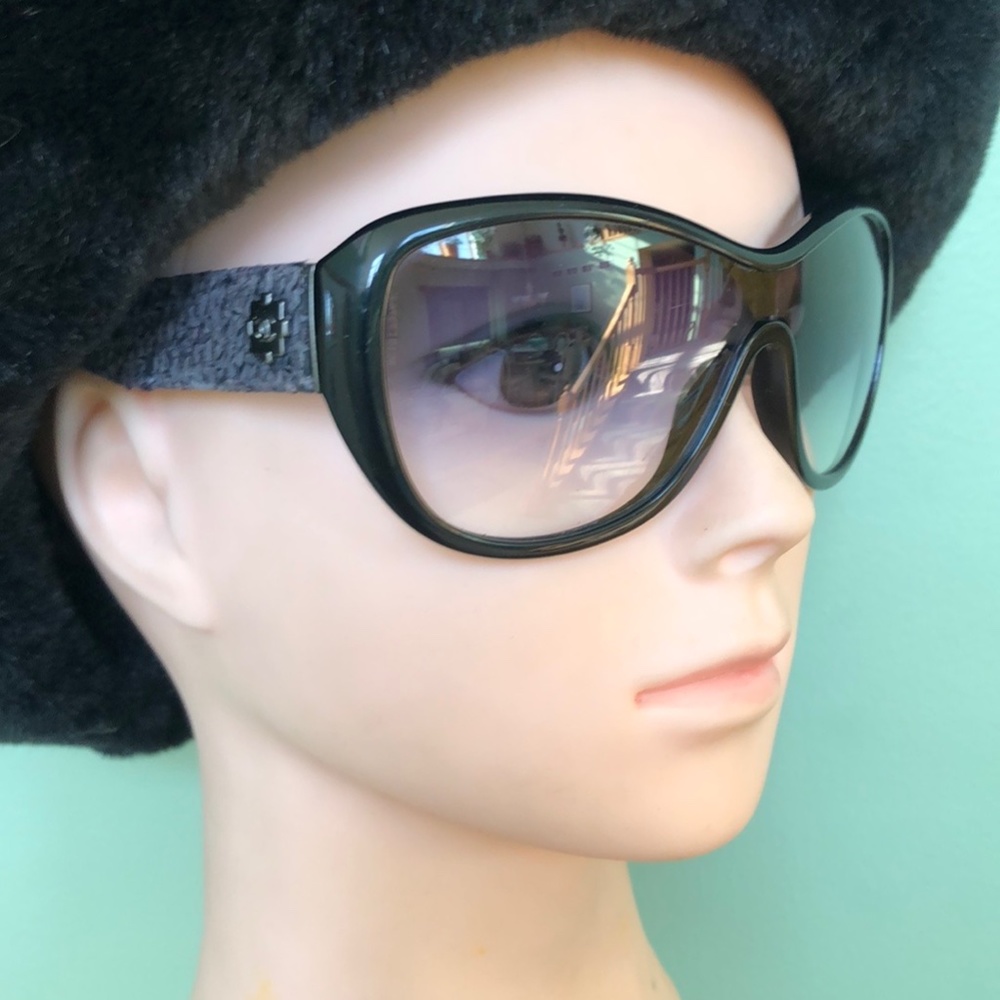Chanel Quilted Sunglasses - Picture 4 of 9